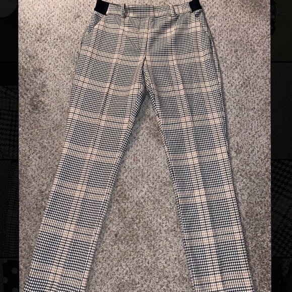 H&M DRESS PANTS. - Picture 2 of 5